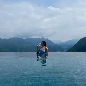 Paradiso 3*, Brunate Italien